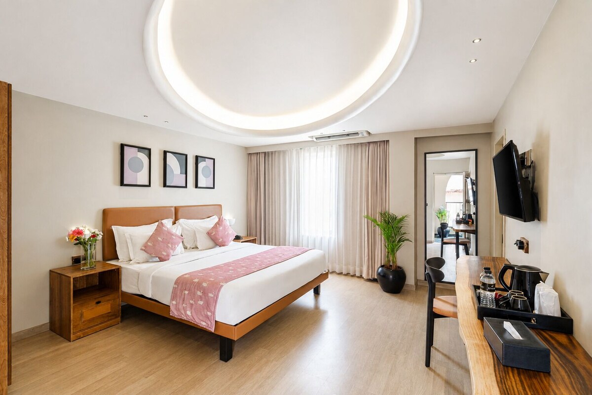 Executive Room | Peralatan tempat tidur premium, meja, langsir/tirai gelap terus 