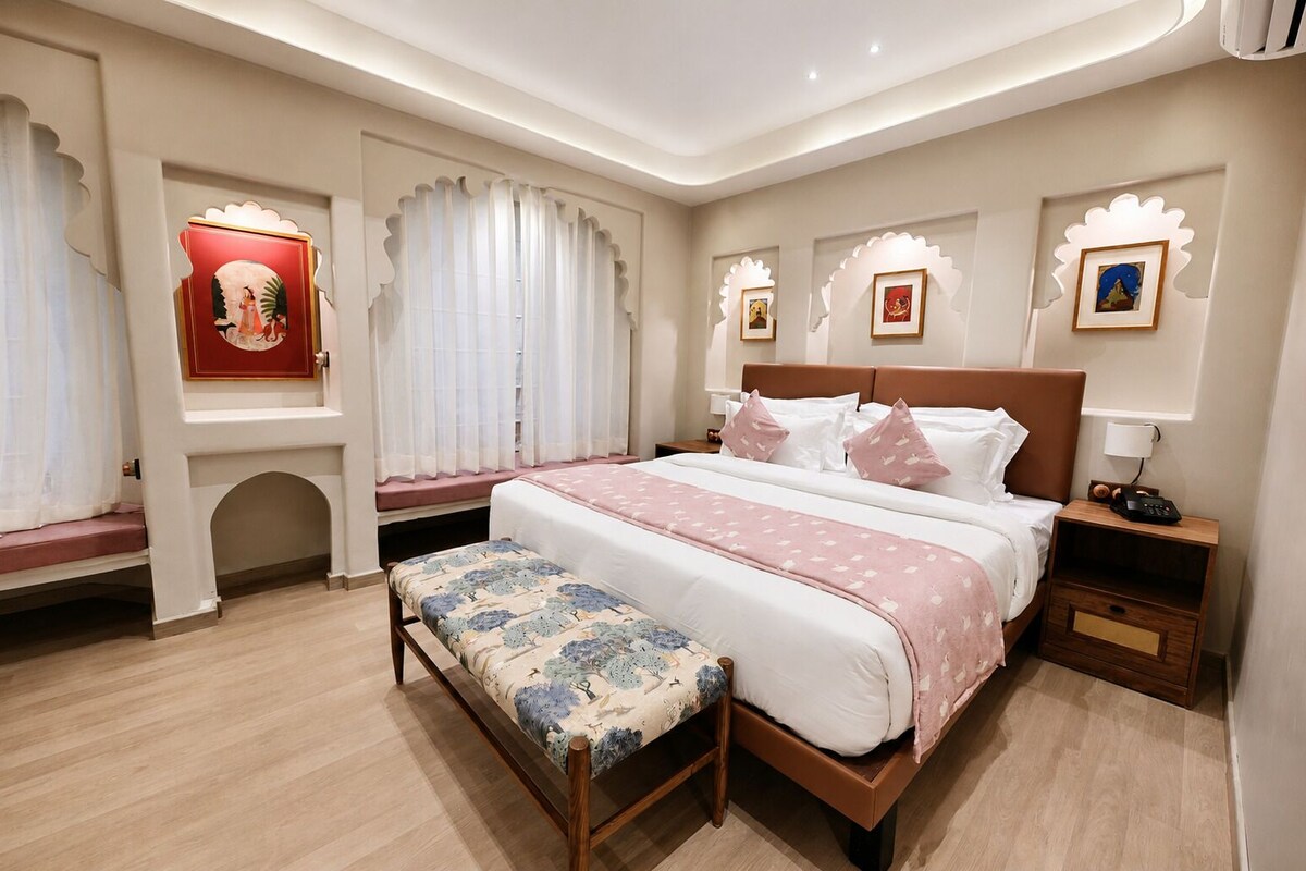 Traditional Room | Peralatan tempat tidur premium, meja, langsir/tirai gelap terus 