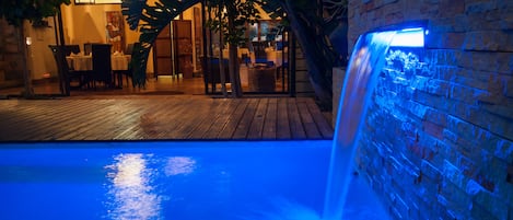 Außenpool, Liegestühle