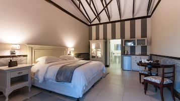 Deluxe Double or Twin Room (9) | 1 bedroom, premium bedding, minibar, in-room safe