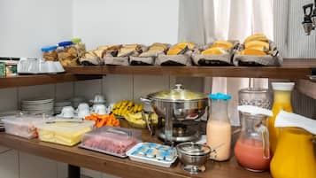 Free daily continental breakfast