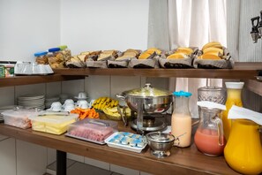 Free daily continental breakfast - Hotel Consulado Avenida Paulista (São Paulo)