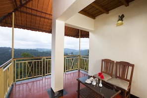 Honeymoon Suite, 1 King Bed | Balcony