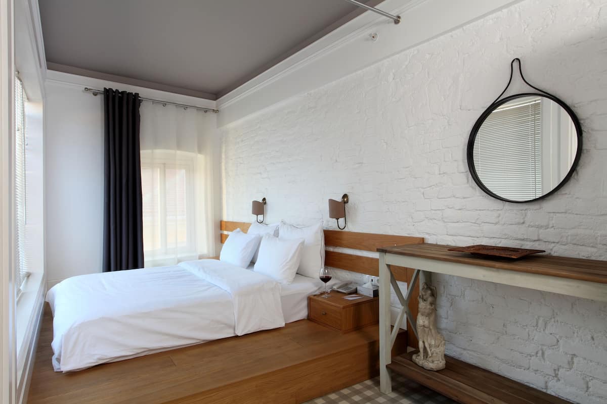 Penthouse, Terrace | Premium bedding, in-room safe, iron/ironing board, free WiFi