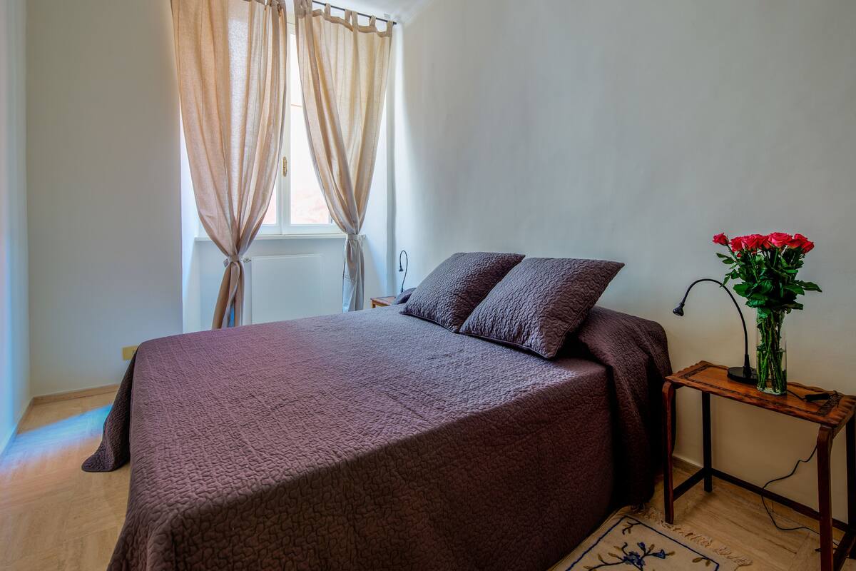 Deluxe Triple Room (1 Queen) | Premium bedding, down comforters, minibar, in-room safe