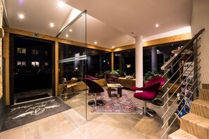 Interior entrance - Golden Park Resort (Mazzin)