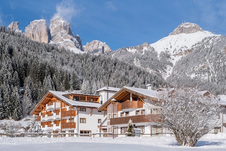 Vista frontal de la propiedad. Golden Park Resort