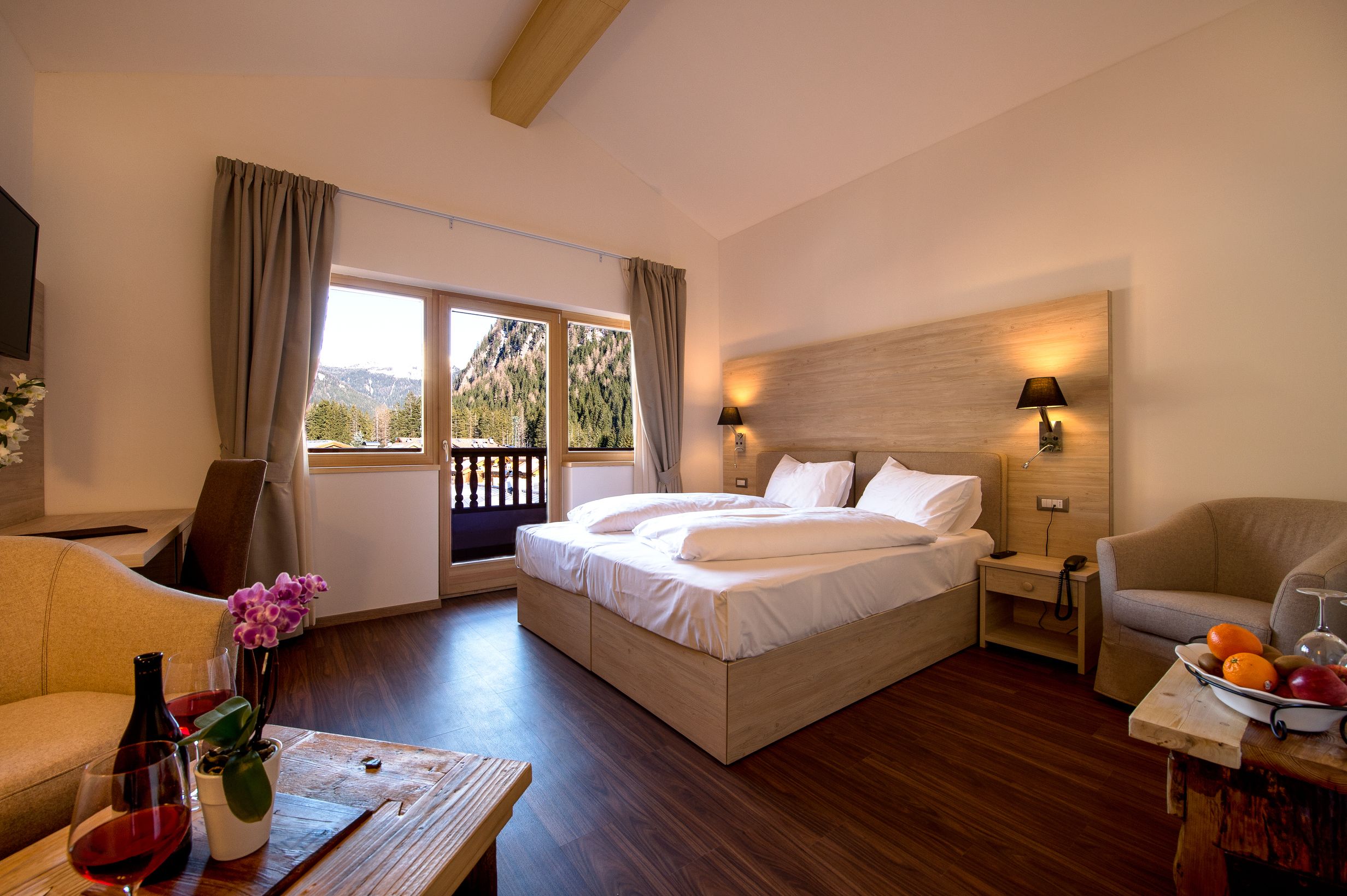 Premium bedding, down duvets, in-room safe, desk