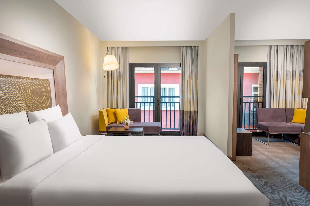 Junior Suite, 1 Queen Bed with Sofa bed | Egyptian cotton sheets, premium bedding, memory-foam beds, minibar