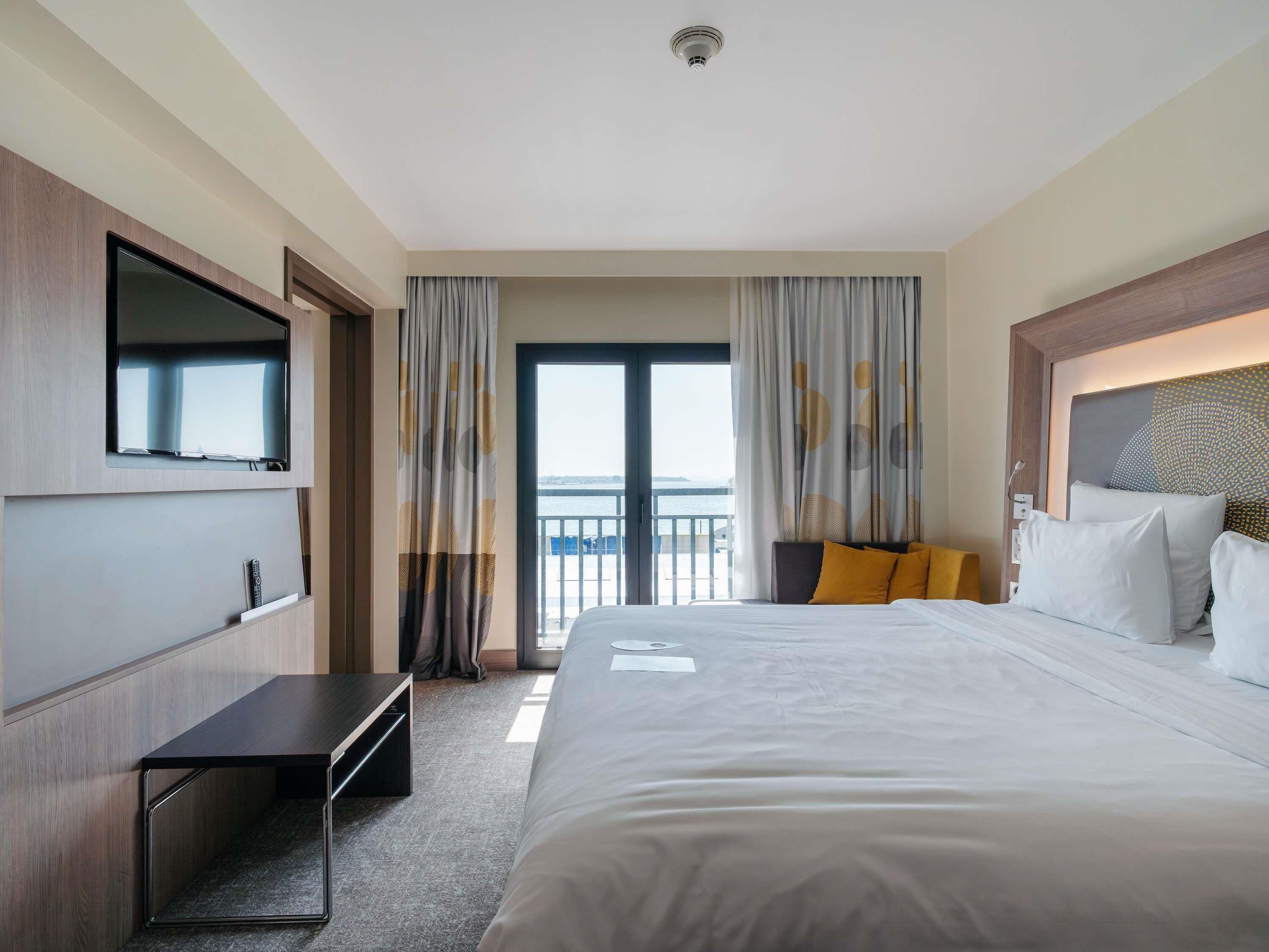 Executive Suite, 1 King Bed with Sofa bed, View (Bosphorus) | Egyptian cotton sheets, premium bedding, memory foam beds, minibar