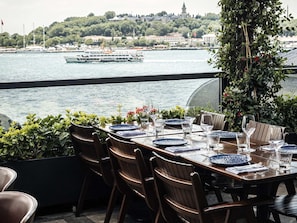 Breakfast, lunch, dinner served; Turkish cuisine - Novotel Istanbul Bosphorus (Istanbul)