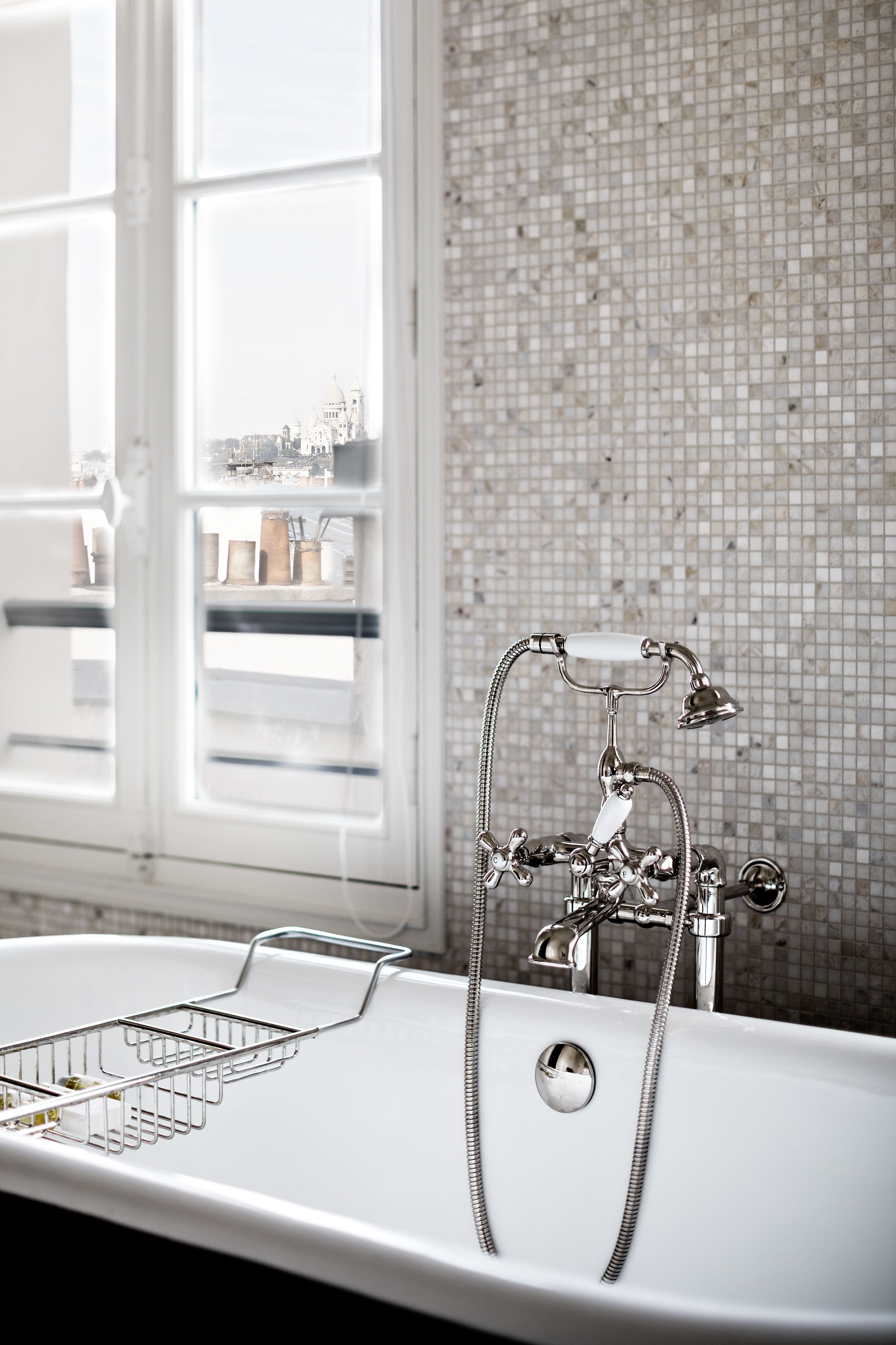 deep-soaking bathtub