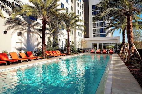 Kolam renang terbuka