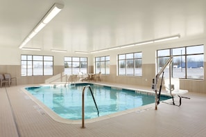 Indoor pool - Homewood Suites by Hilton Syracuse - Carrier Circle (East Syracuse)