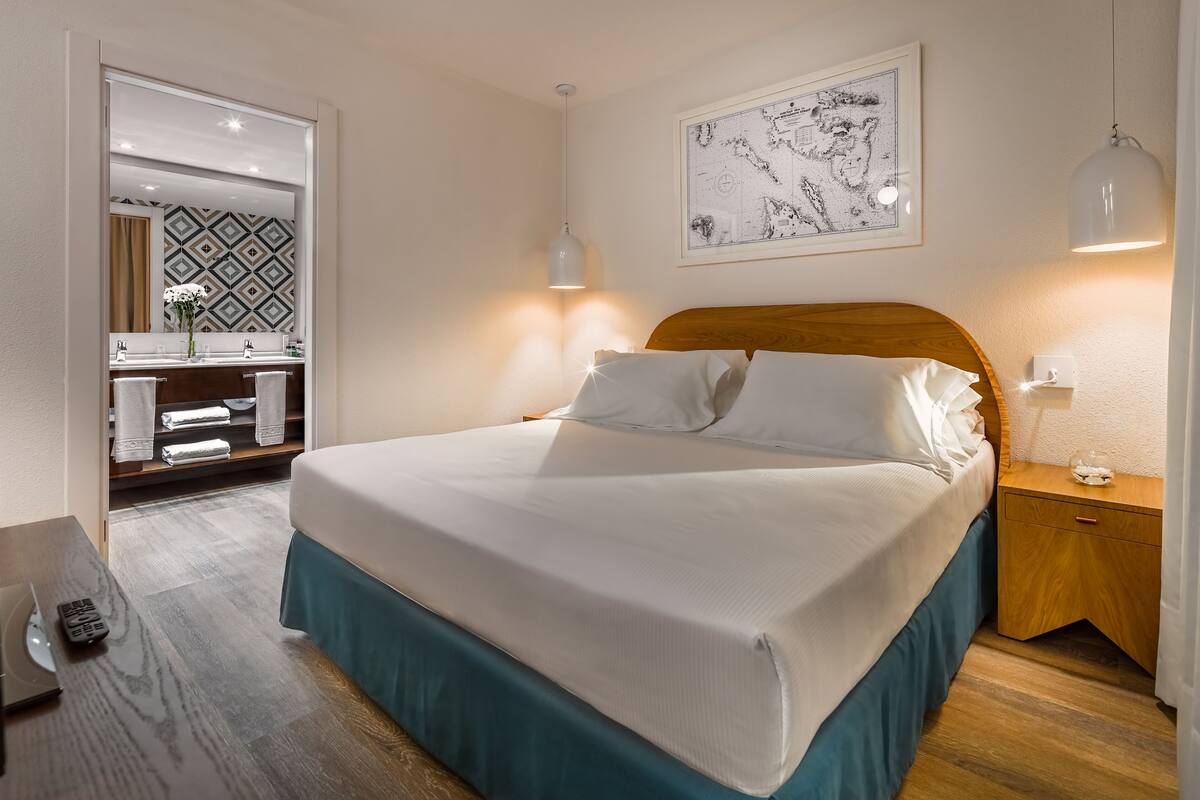 1 bedroom, minibar, blackout curtains, free cots/infant beds