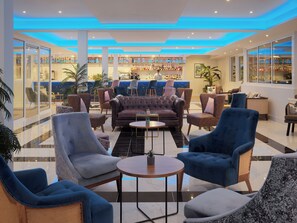 2 bars/lounges, lobby lounge, cocktail bar