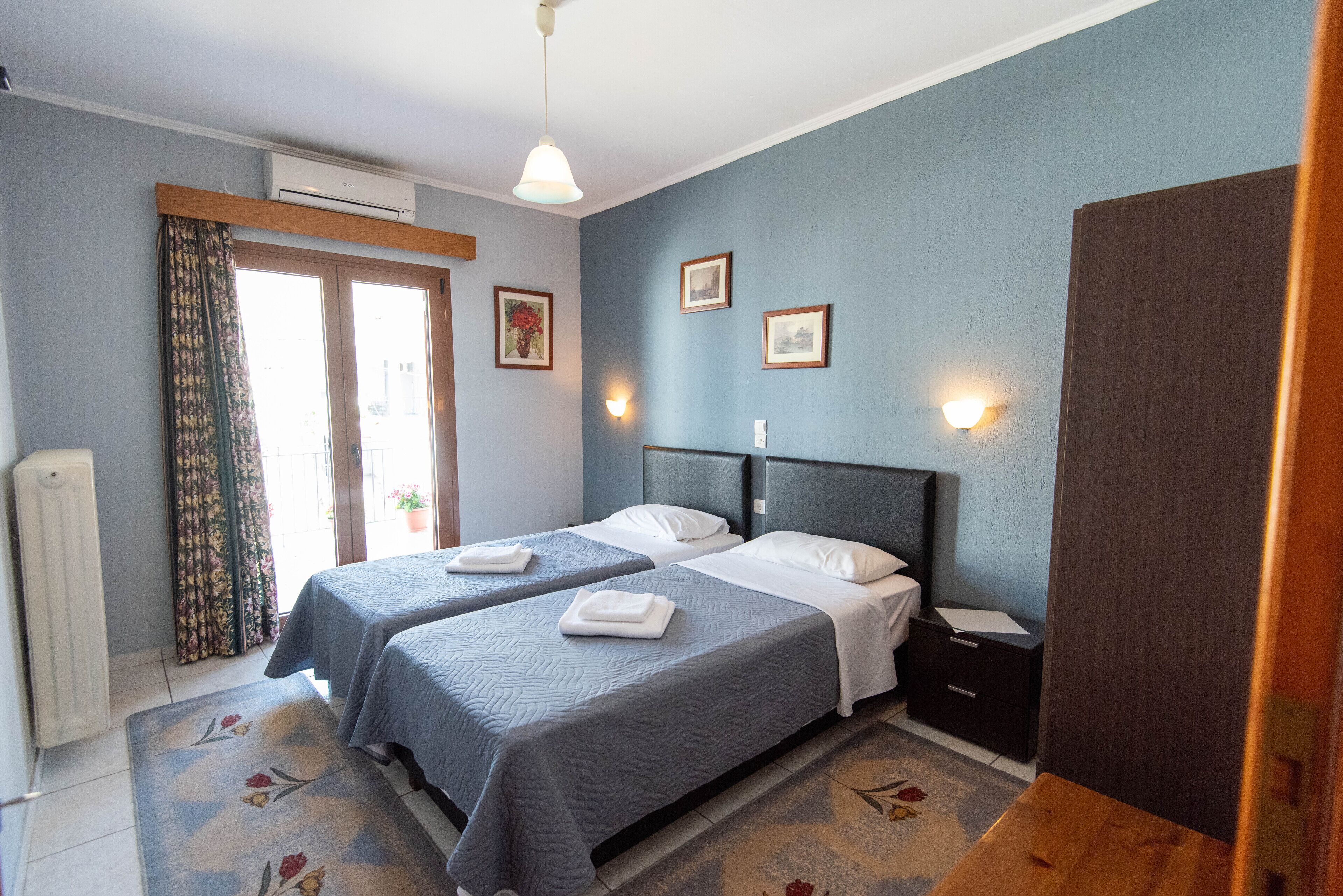 egyptian cotton sheets, premium bedding, minibar, individually decorated