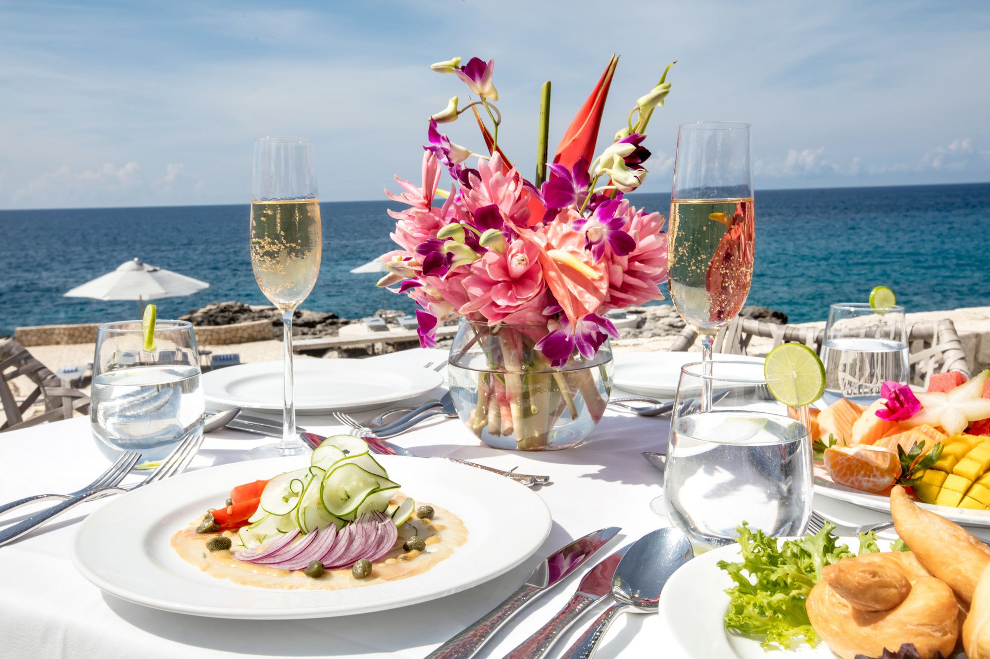 Petit déjeuner complet (35 USD par personne)