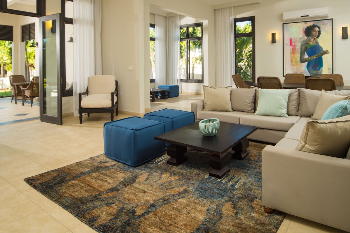 Villa Four | Vardagsrum | Platt-tv