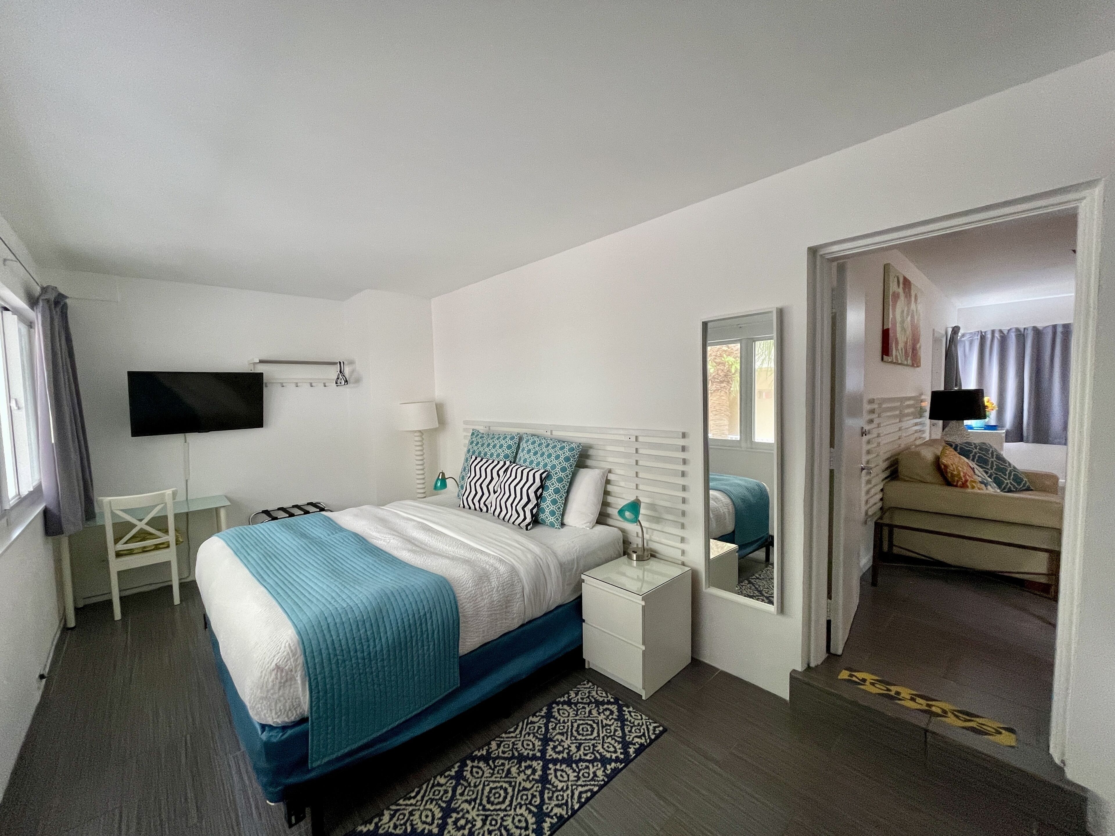 double king kitchenette | iron/ironing board, free wifi, bed sheets