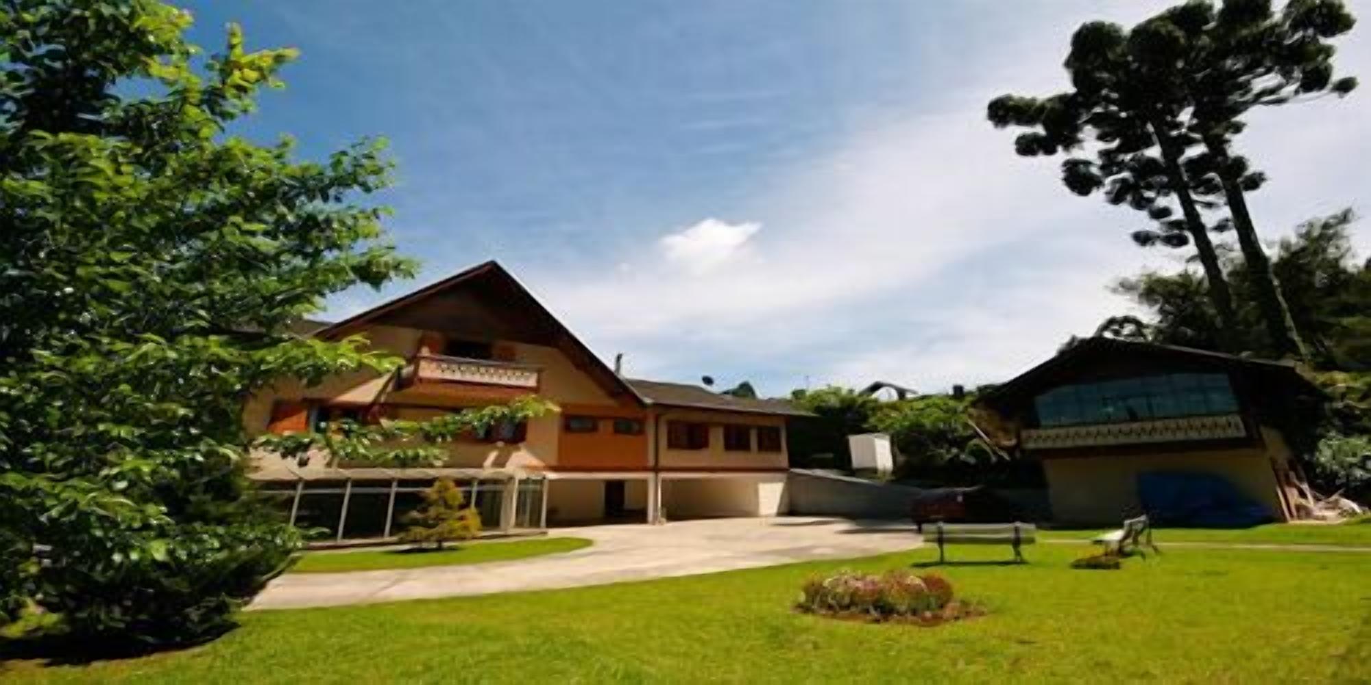 Fachada da propriedade