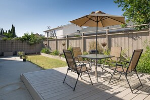 Terrace/patio - Sunny and Elegant Villa (Newark)