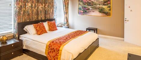 Luxury House, 4 Bedrooms | 4 bedrooms, premium bedding, down duvets, individually decorated