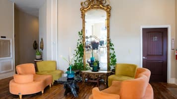 Concierge desk