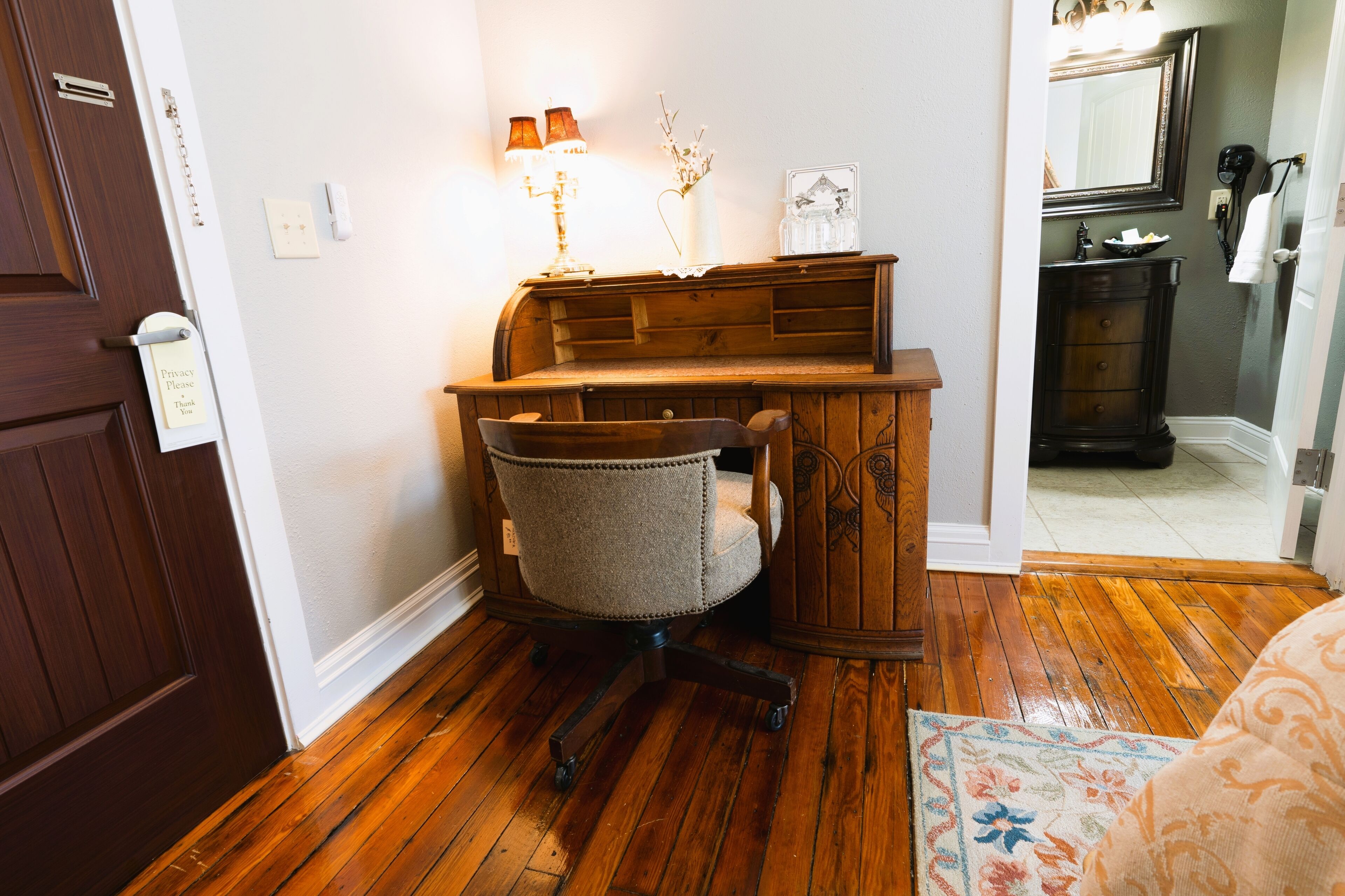 premium room, 1 king bed (victorian style) second floor | room amenity