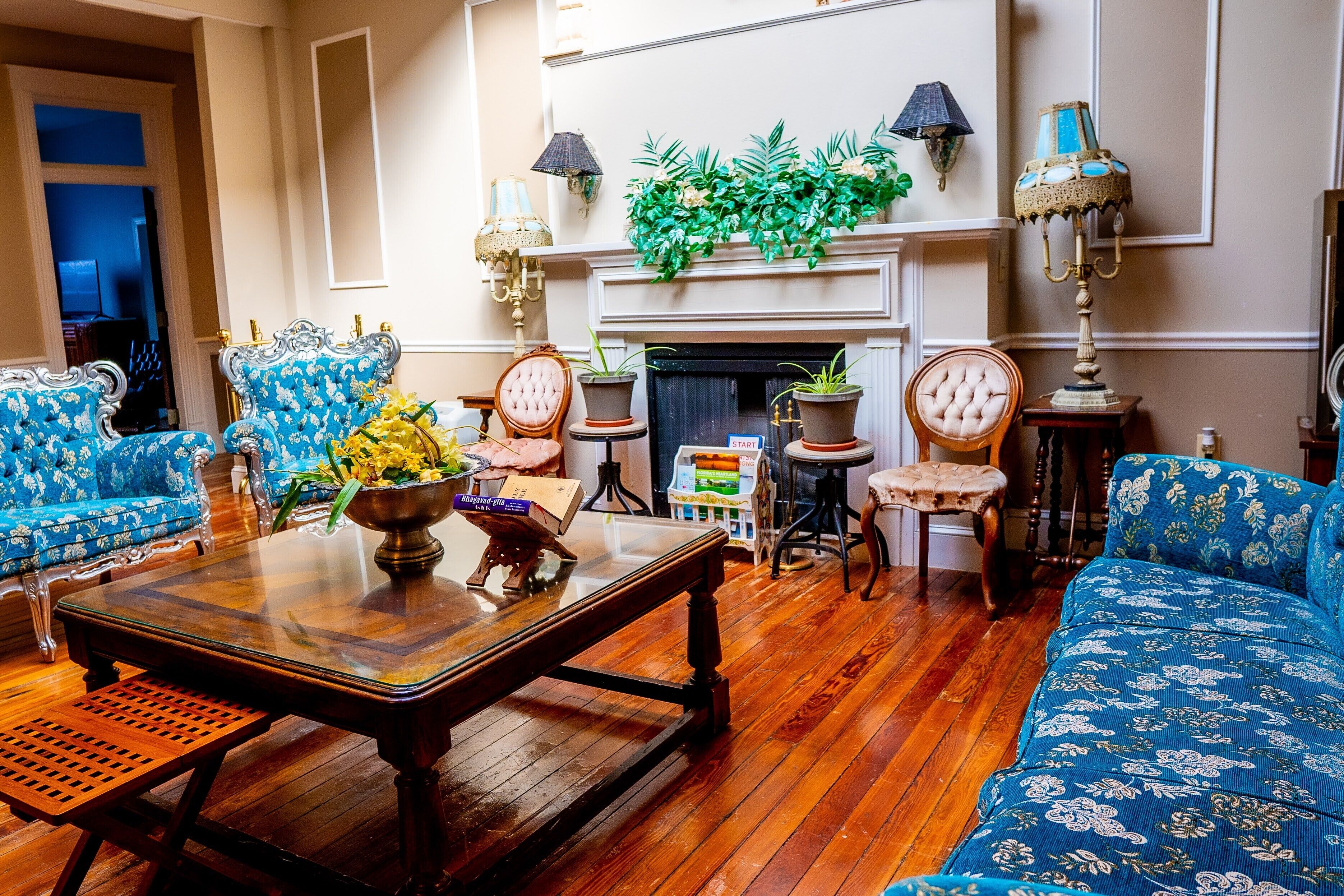 Coin salon dans le hall