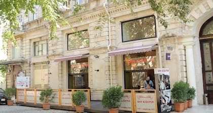 Boulevard Guest House