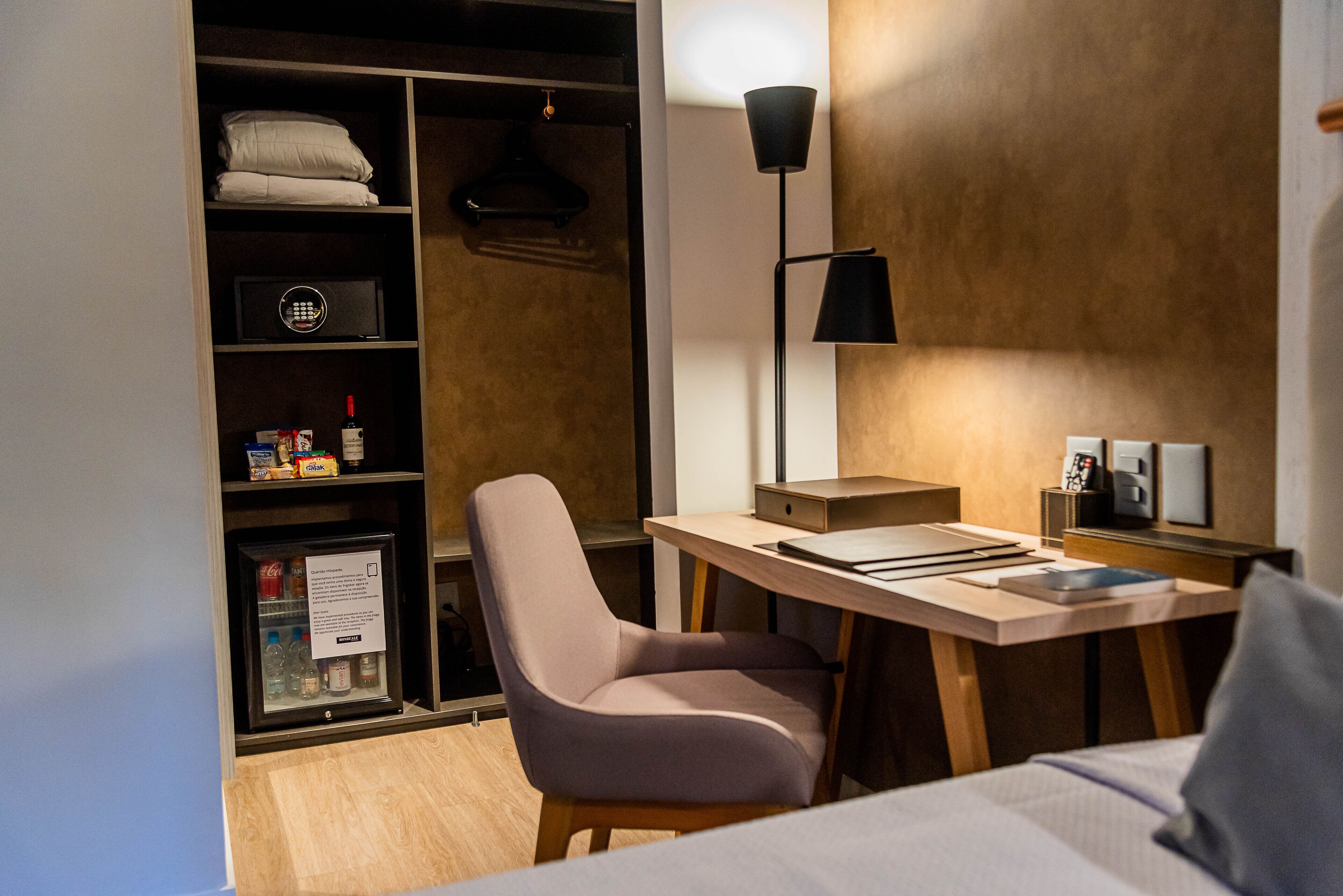 superior twin room | 1 bedroom, minibar, desk, blackout curtains