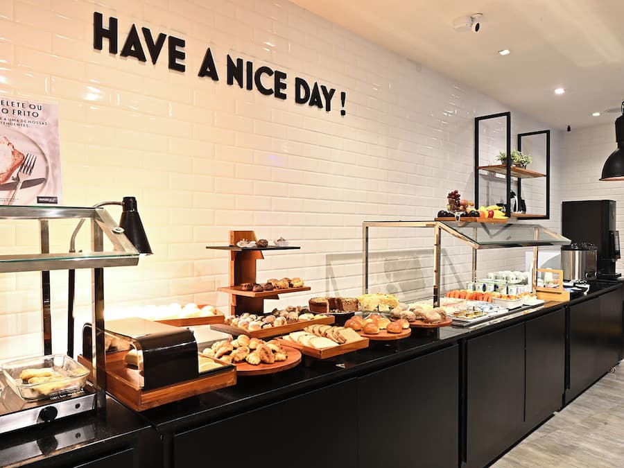 Gratis frukostbuffé varje dag