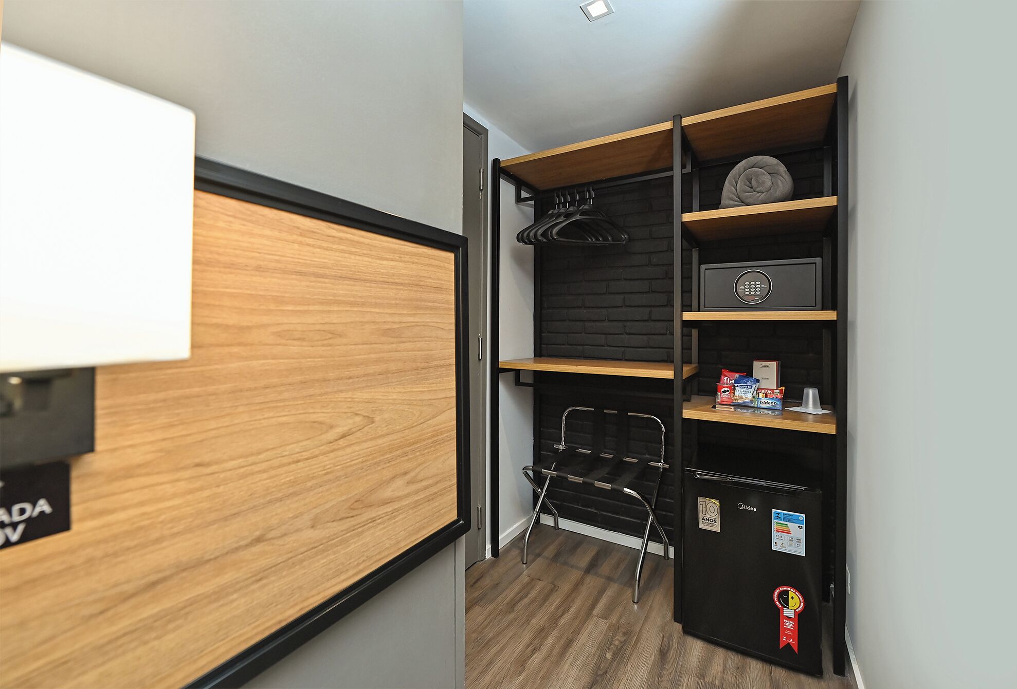 double room | 1 bedroom, minibar, desk, blackout curtains