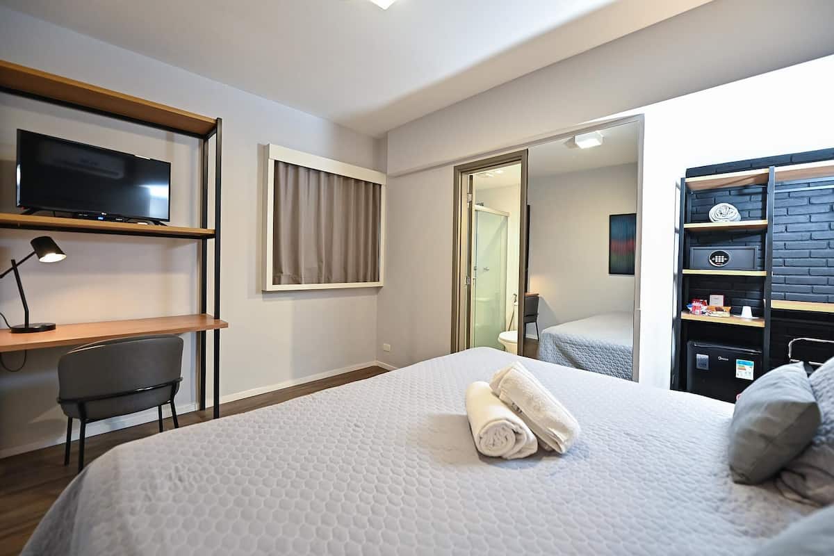 Minibar, Schreibtisch, Verdunkelungsvorhänge, kostenloses WLAN
