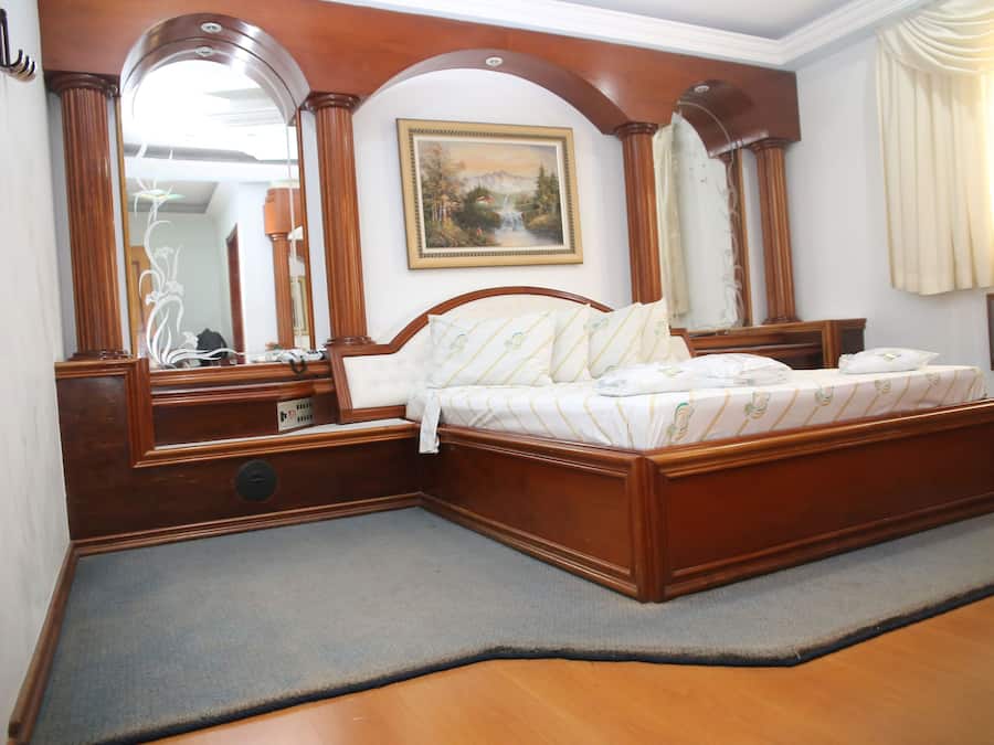 Dobbeltrom, spabadekar (Maison) | Individuelt dekorert, individuelt innredet og skrivebord