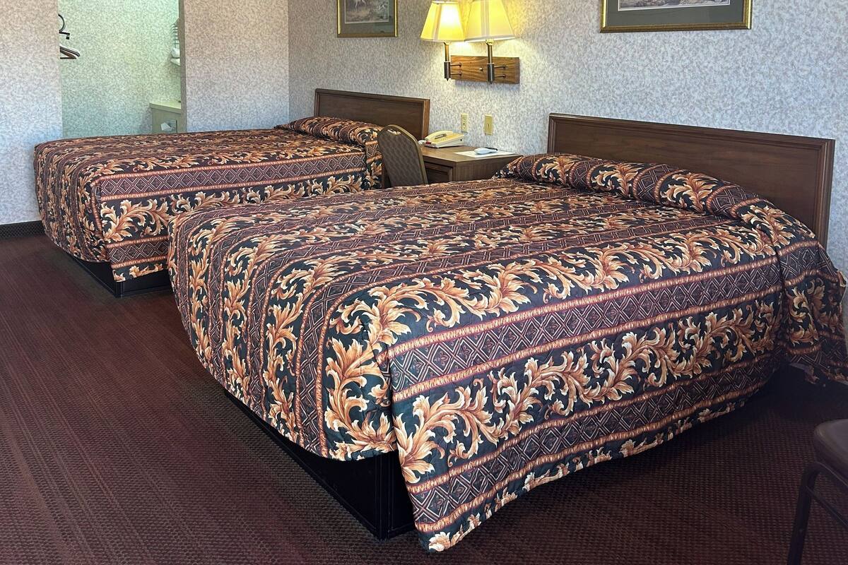 WiFi (free), bed sheets