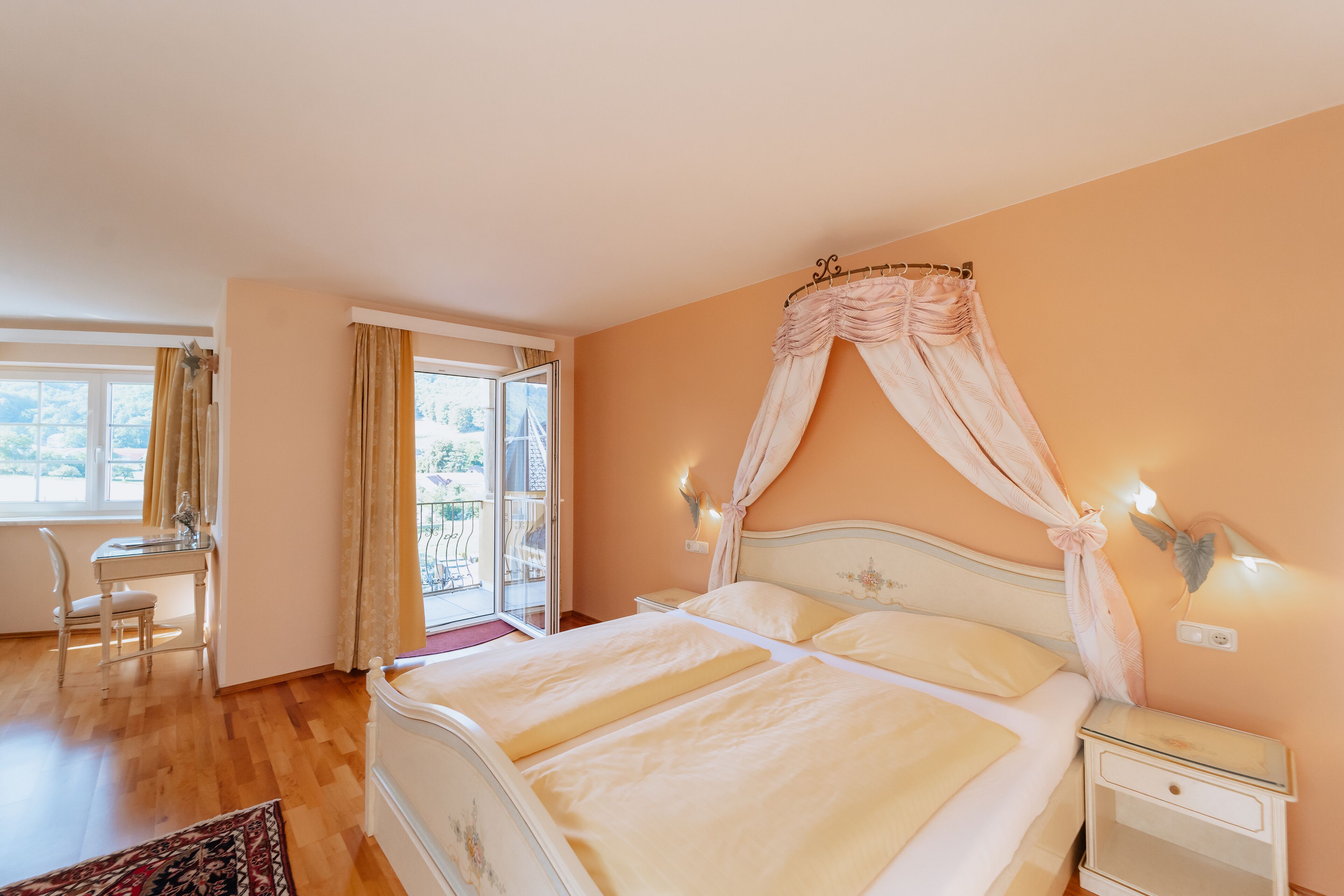 junior suite, 1 bedroom | 1 bedroom, hypo-allergenic bedding, minibar, in-room safe