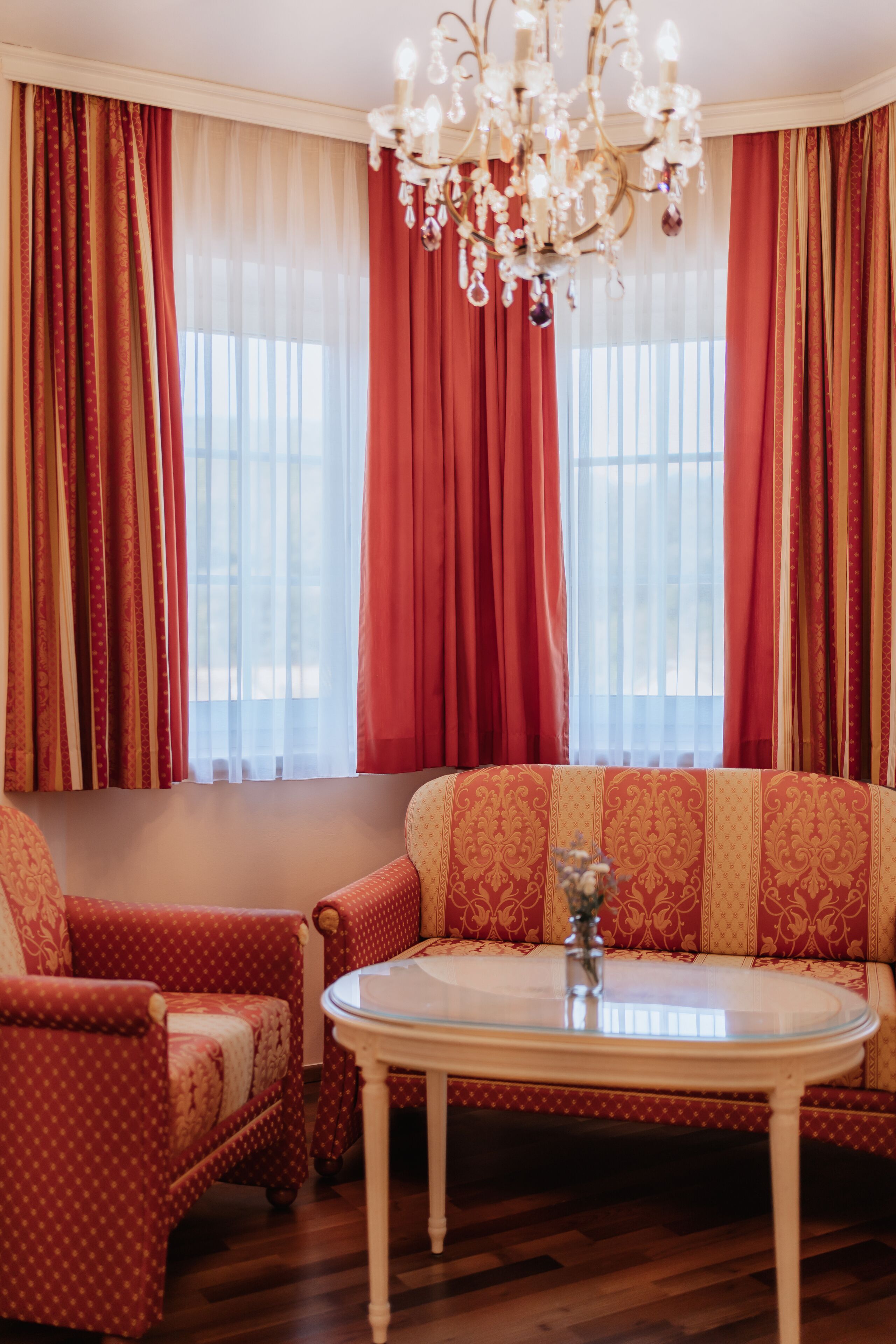 junior suite, 1 bedroom | 1 bedroom, hypo-allergenic bedding, minibar, in-room safe