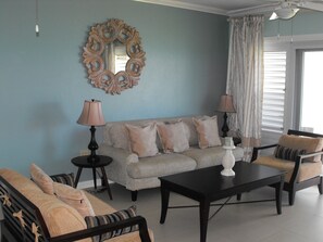 Interior detail - Sea Palms Resort (Tower Isle)