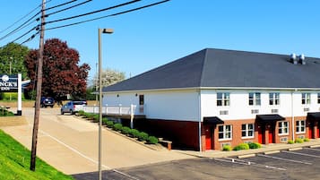 Vista frontal de la propiedad