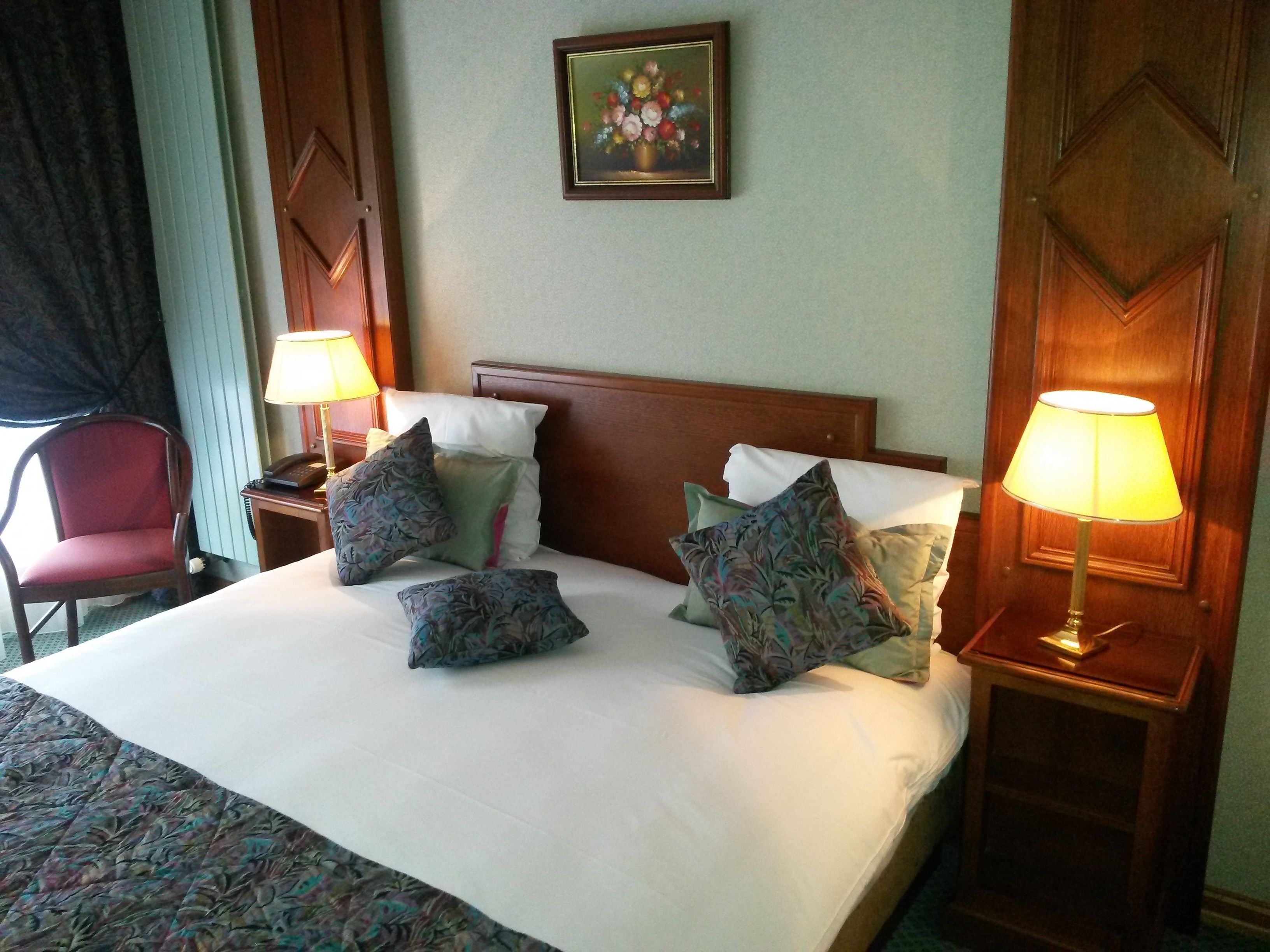 minibar, in-room safe, desk, soundproofing