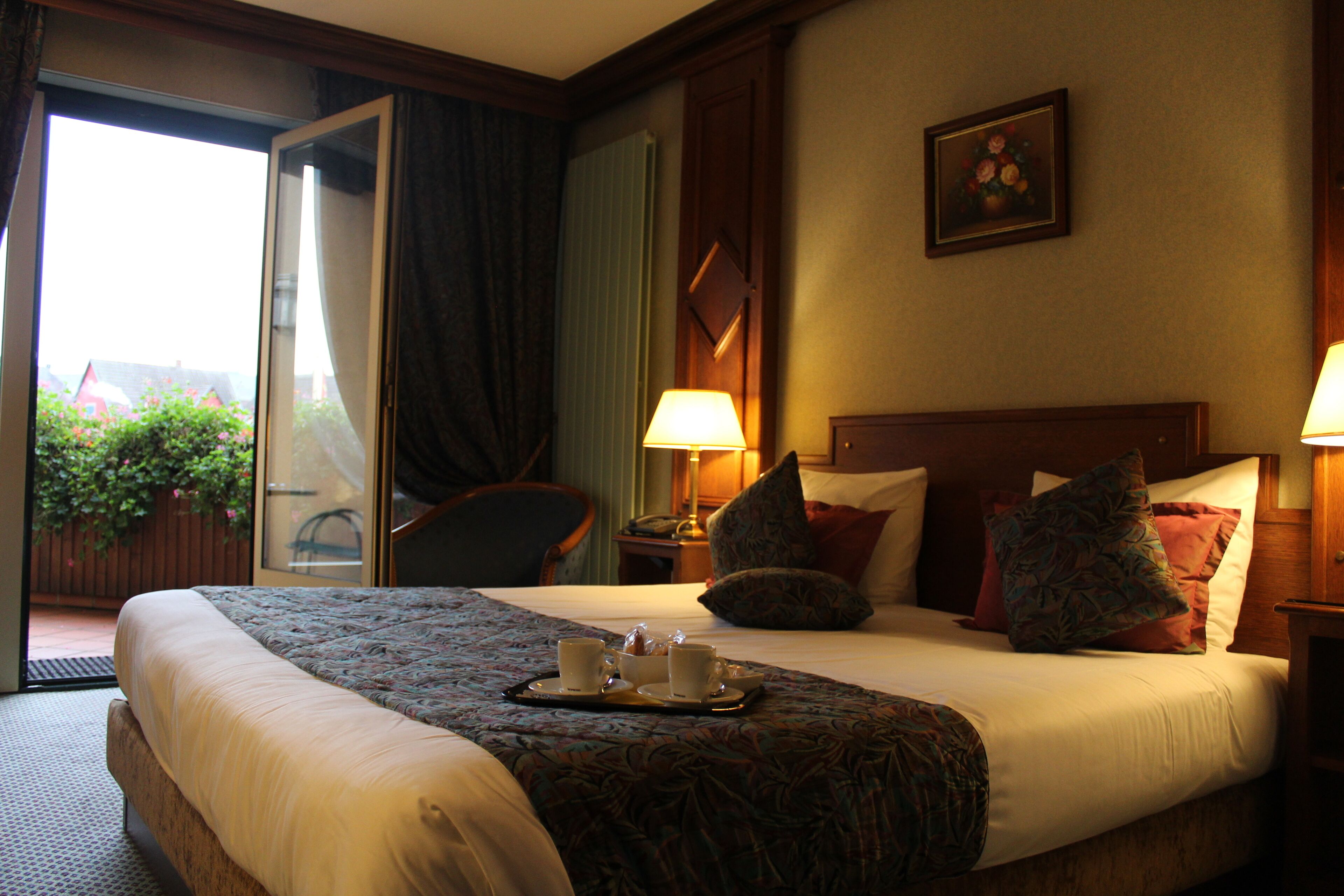 standard double room | minibar, in-room safe, desk, soundproofing