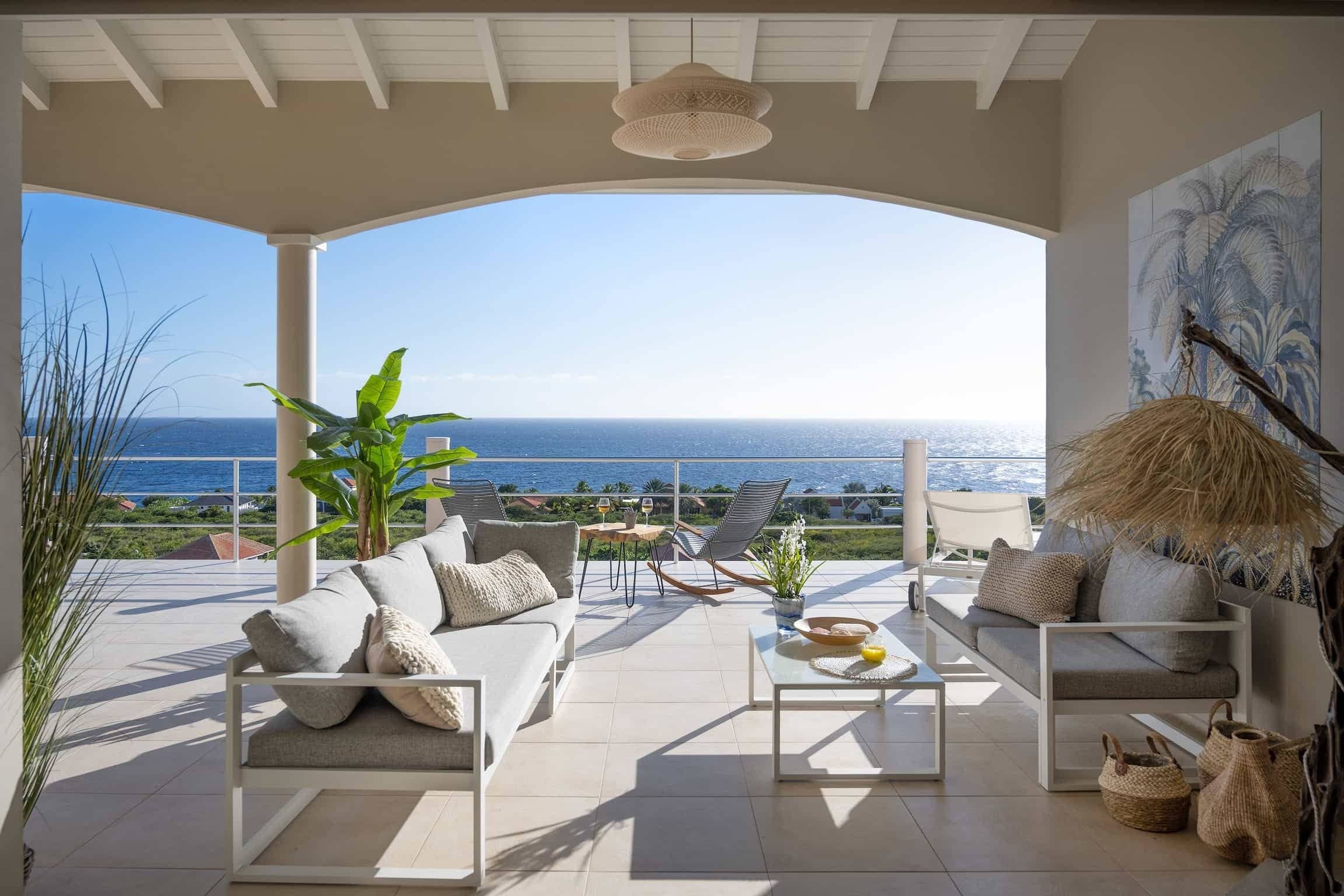 华丽别墅, 4 间卧室, 私人游泳池, 海景 | 起居区 | 47-英寸纯平电视 （配备有线频道）、电视