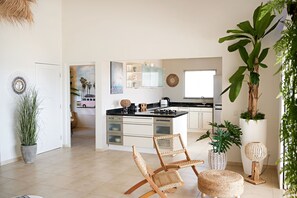 Deluxe Villa, 4 Bedrooms, Sea View | Private kitchen