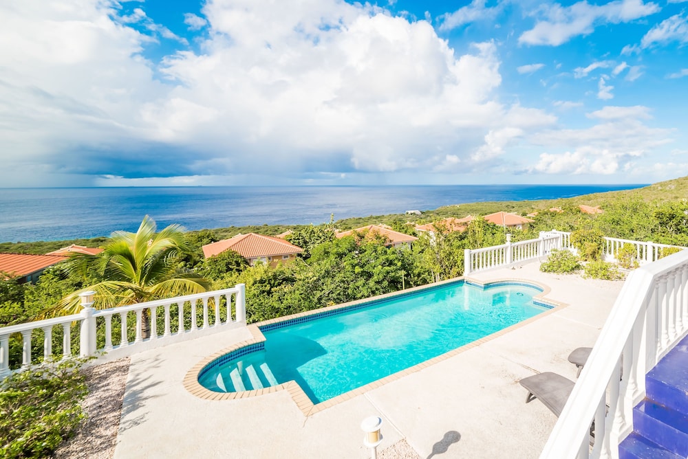 Coral Estate Luxury Resort by null