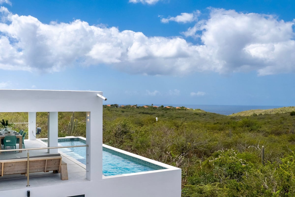 Deluxe Villa, 3 Bedrooms, Partial Ocean View (3 Bedrooms) | Garden view