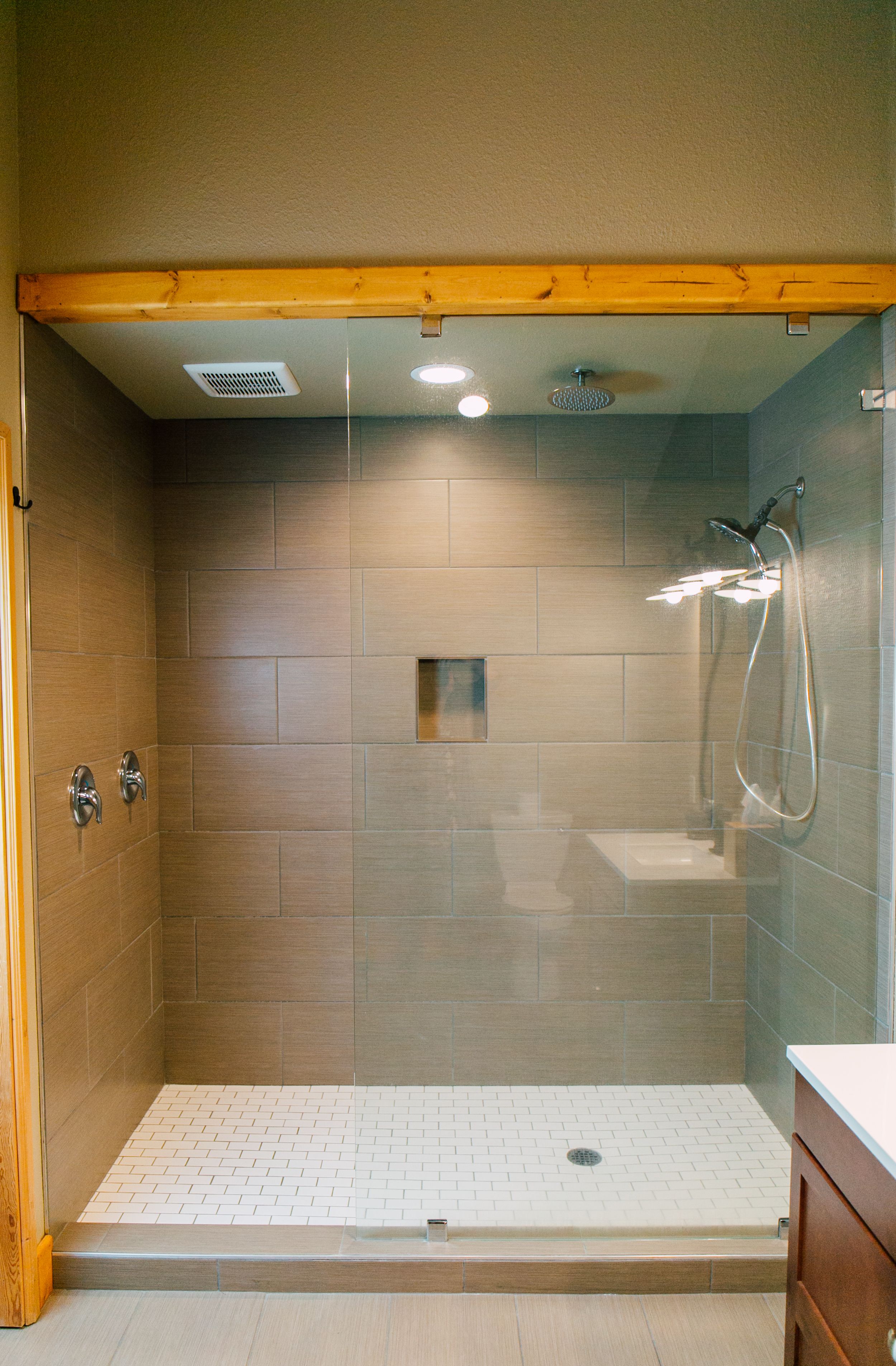 Ponderosa | Bathroom shower