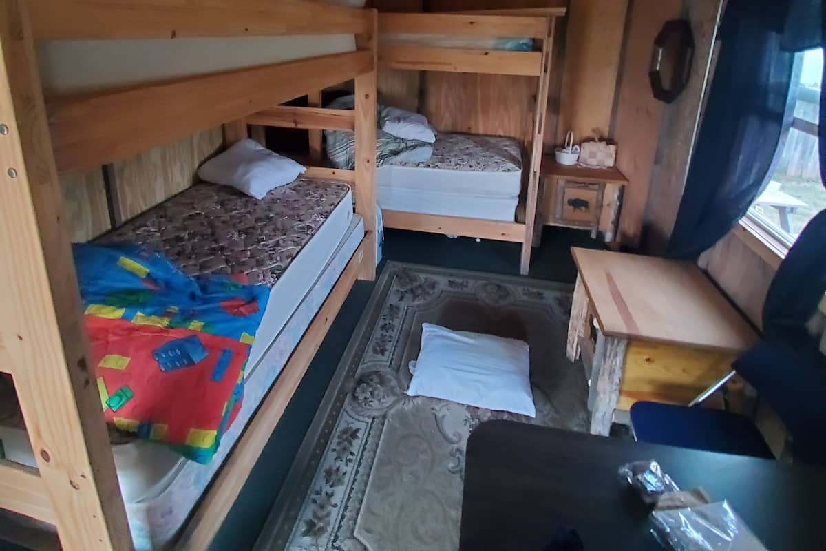 Cabin | WiFi (free), individually decorated, individually furnished