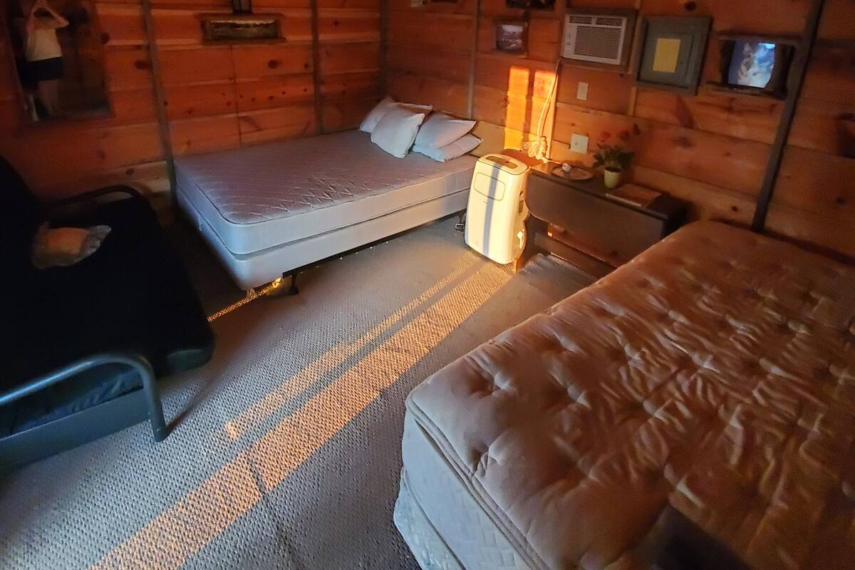 Comfort Cabin | WiFi (free), individually decorated, individually furnished